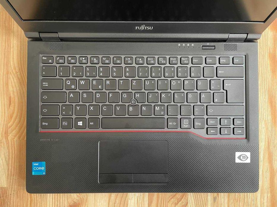 Ноутбук Fujitsu LifeBook E5411 i3-1115G4 8GB 256GB SSD 4G LTE Гарантія
