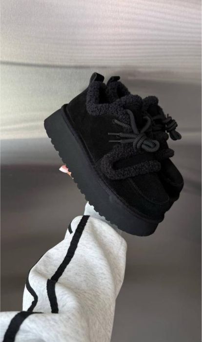 Натуральні анатомічні  уггі