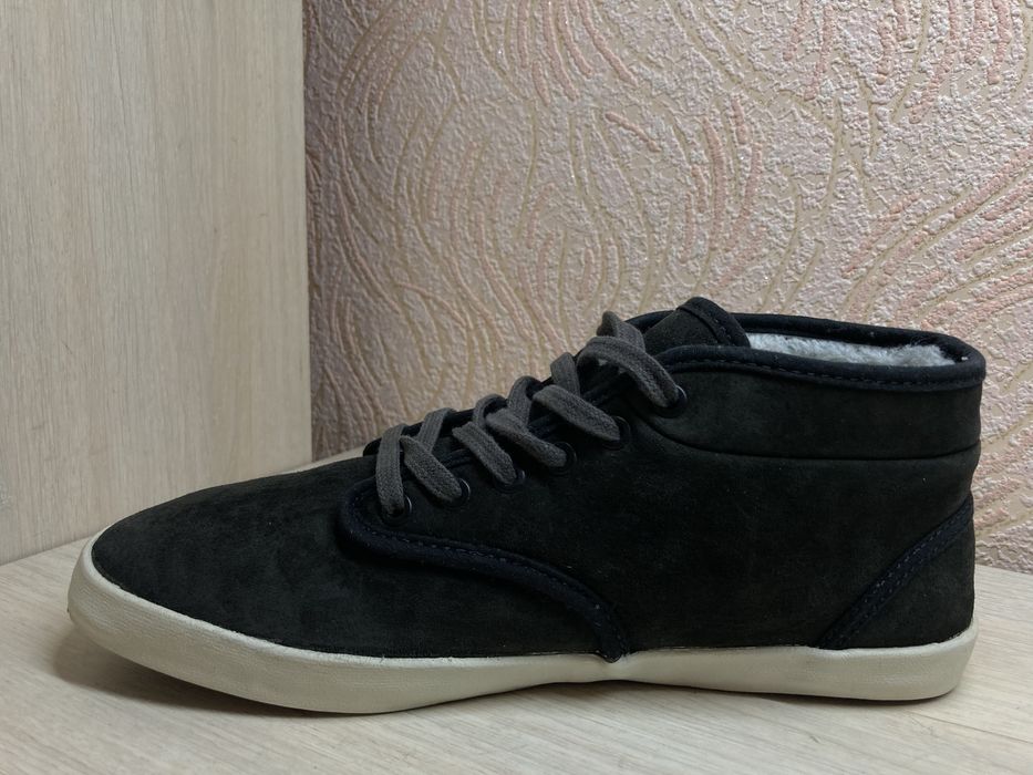 Теплые кожаные кеды Vans.
