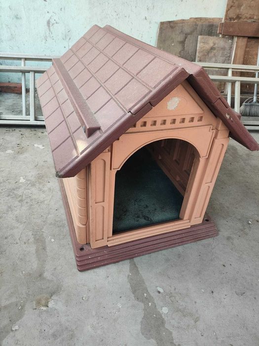 Casota para Cão de Porte Grande (Plástico Rígido / Resina)