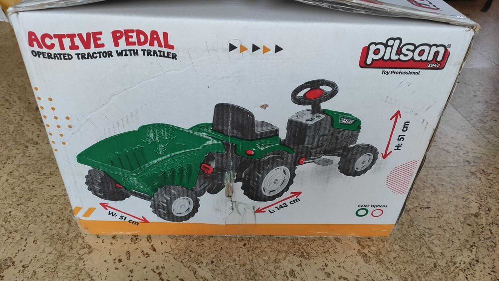 SOLIDNY PILSAN Traktor na pedały z przyczepką