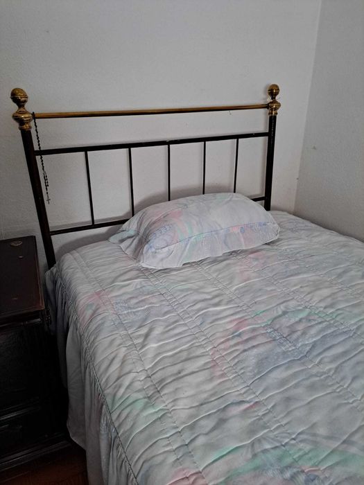 cama de ferro antiga
