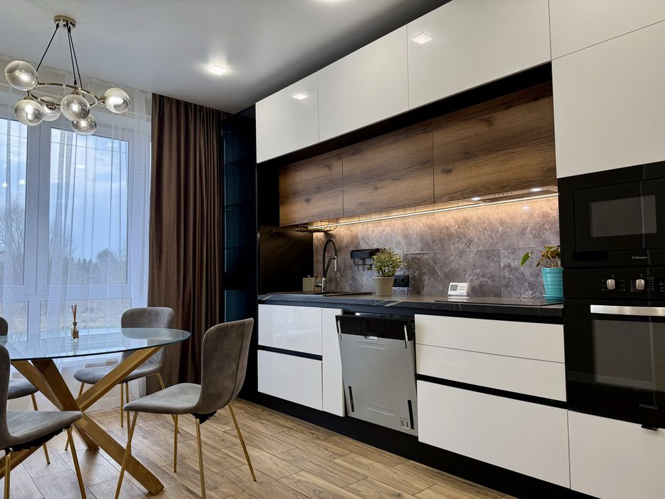 Кутовий Таунхаус з РЕМОНТОМ!