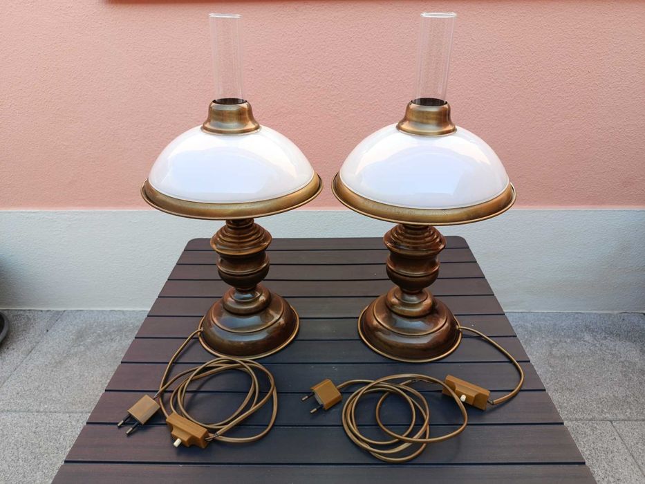 Par de Candeeiros de Mesa Estilo Vintage - Vidro e Metal