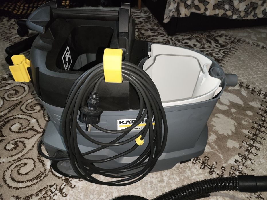 Продам Karcher Puzzi 8/1 — як новий, ще на гарантії!