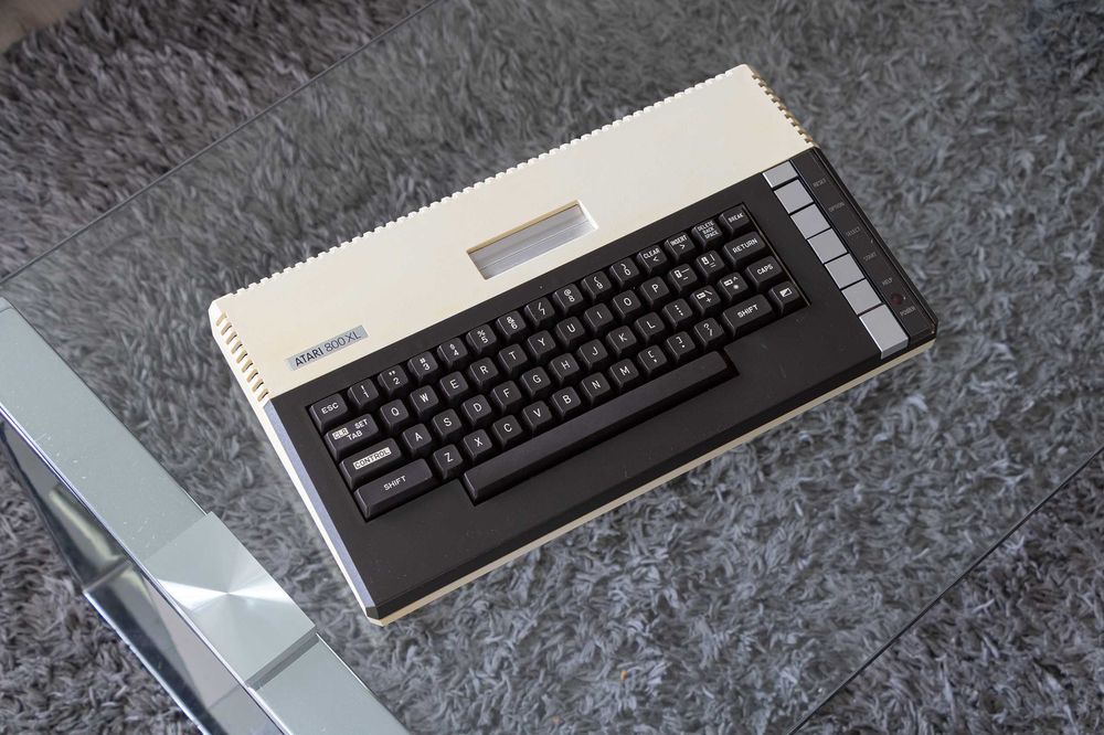 Komputer Atari 800XL 8bit retro