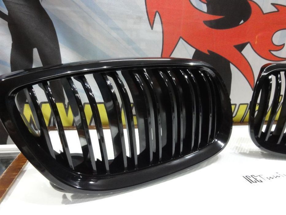 Grelha frontal BMW E92 / 93 06-10 M4 look / dupla lâmina em preto piano brilhante