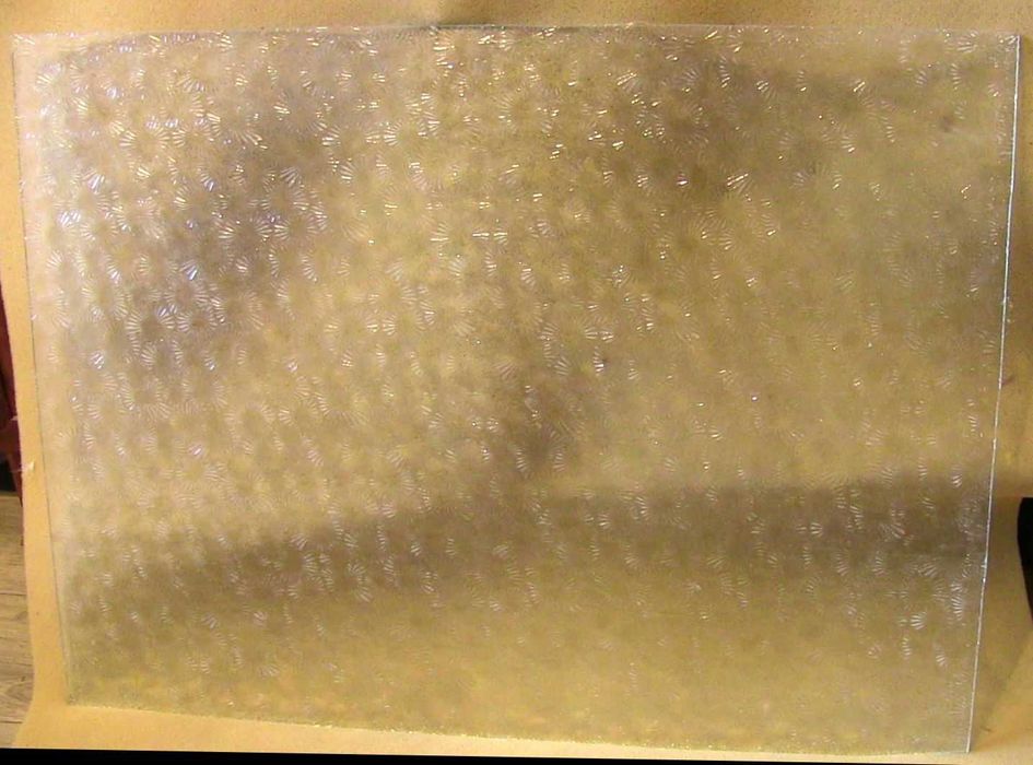 Стекло узорчатое 46,5 х 63 см. 4мм