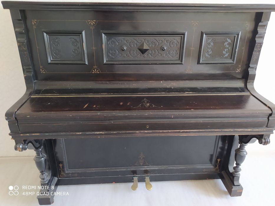 Пианино August Forster