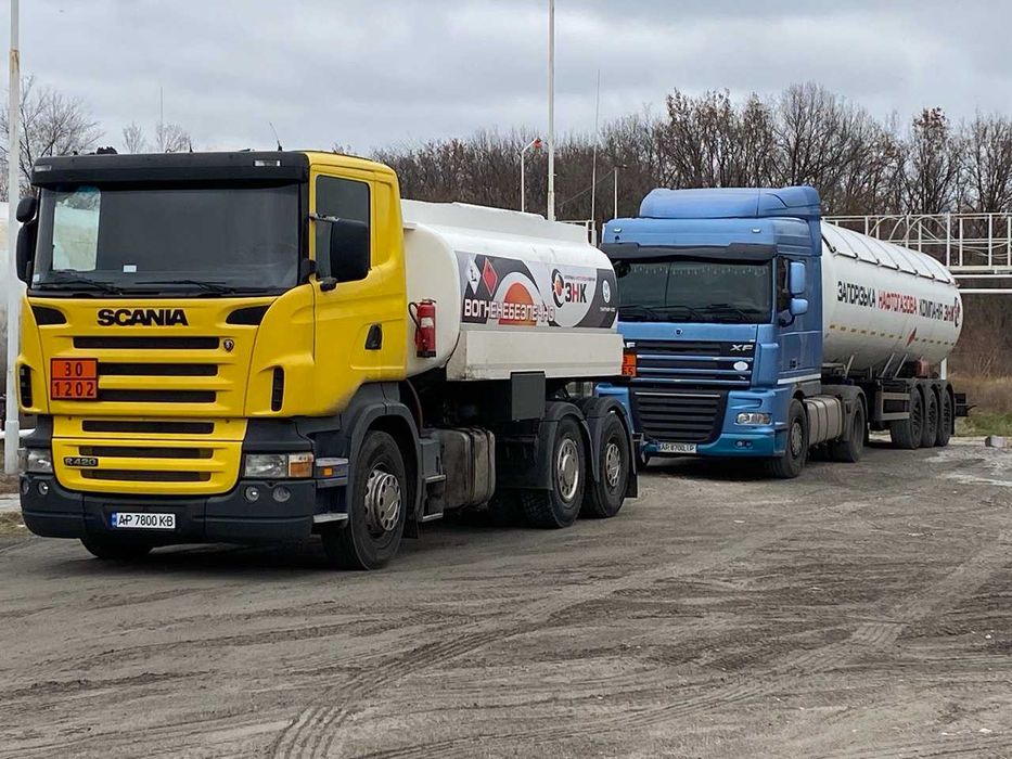 Оклейка легкових, вантажних автомобілів та спецтехніки