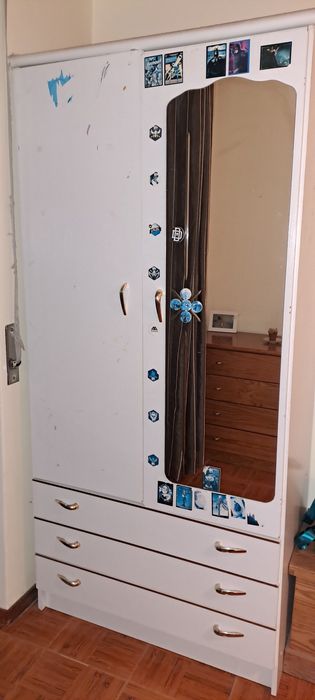 Roupeiro quarto branco