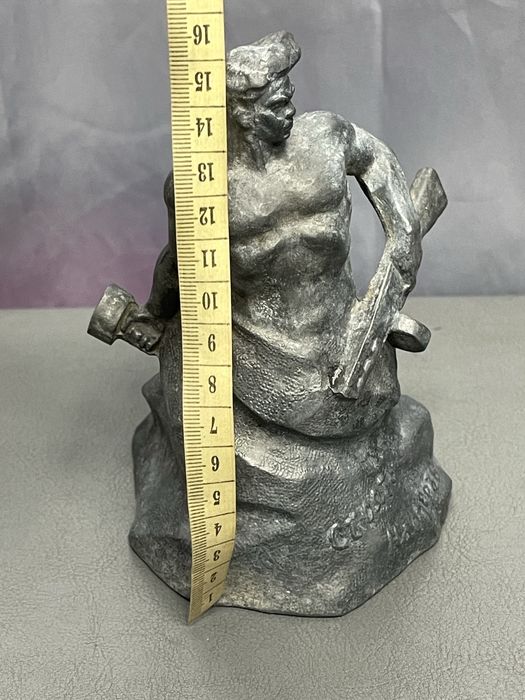 Скульптура Стоять Насмерть СССР