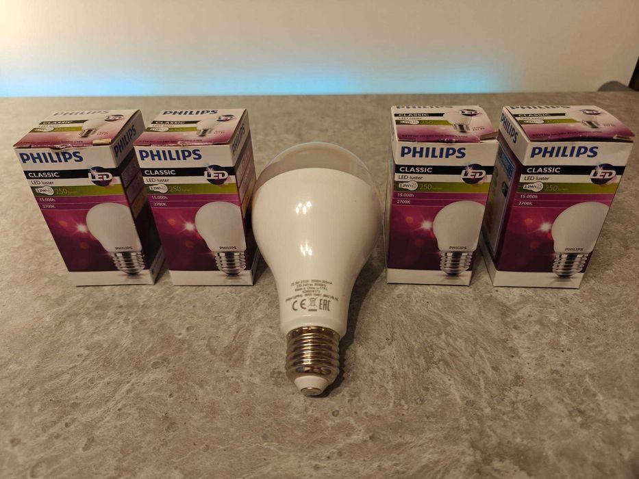 Zestaw żarówek LED Philips 150w + 4 x 25w E27