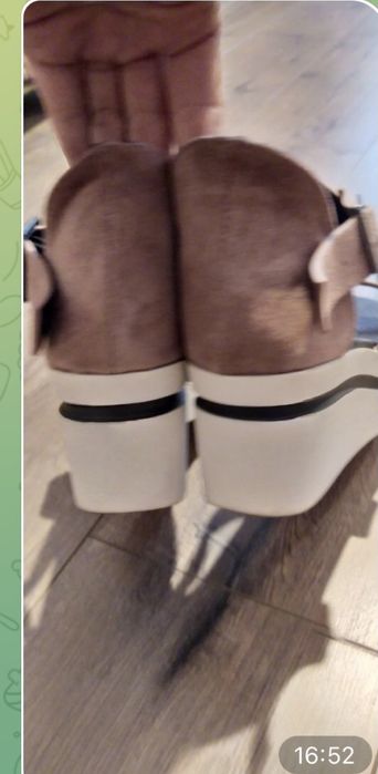 Босоніжки жіночі р.39 у гарному стані