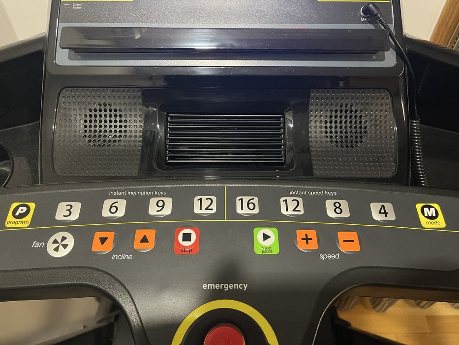 Vendo passadeira fitness Moovyoo jaguar 2.0 profissional.