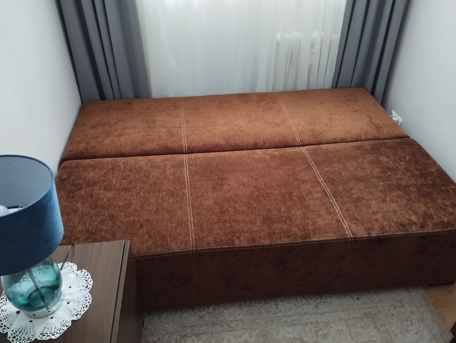 Wygodna, rozkladana sofa w brązowym 17.08