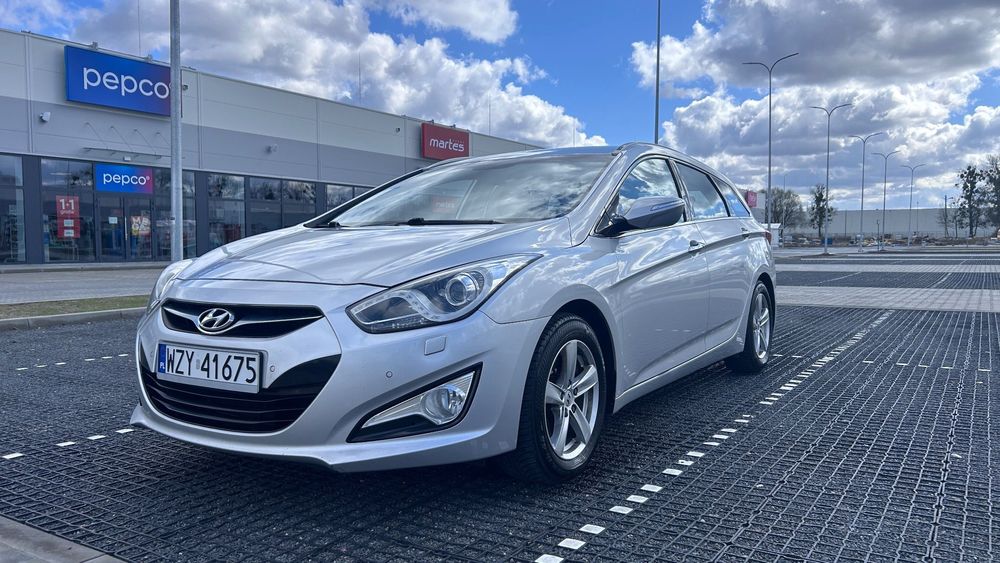 Hyundai i40 1.7 CRDI 136KM bogate wyposażenie,nowe opony, nowy aku, serwisowany