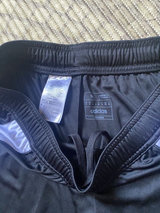 Продам шорты adidas