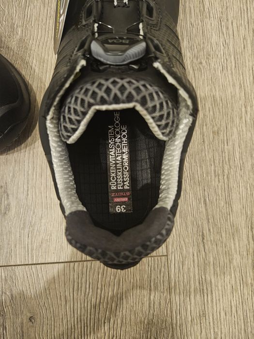 Bota de biqueira de aço novas tamanho 39