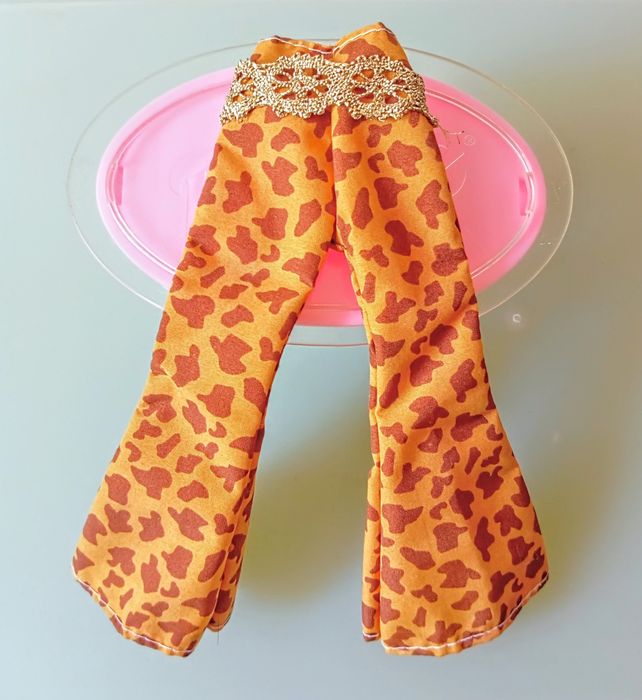 Barbie vários estilos de calças .