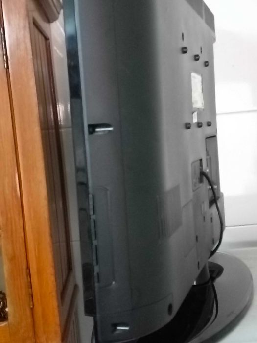 Grundig LCD TV in Good Condition64730158402434123