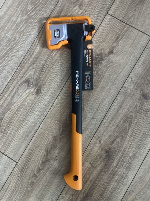 Siekiera Fiskars x24 S nowa