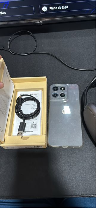 Moto G15 e fone