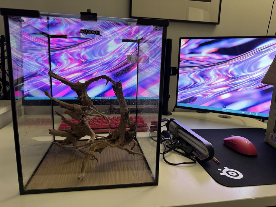 Zestaw akwariowy 30L AQUAEL - oświetlenie, termometr, 2x korzenie, bdb