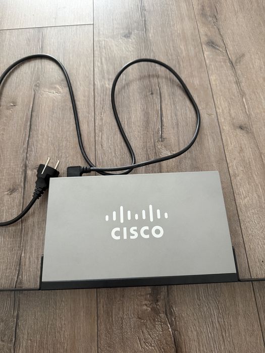 Коммутатор Свіч Cisco SF100+24 v2