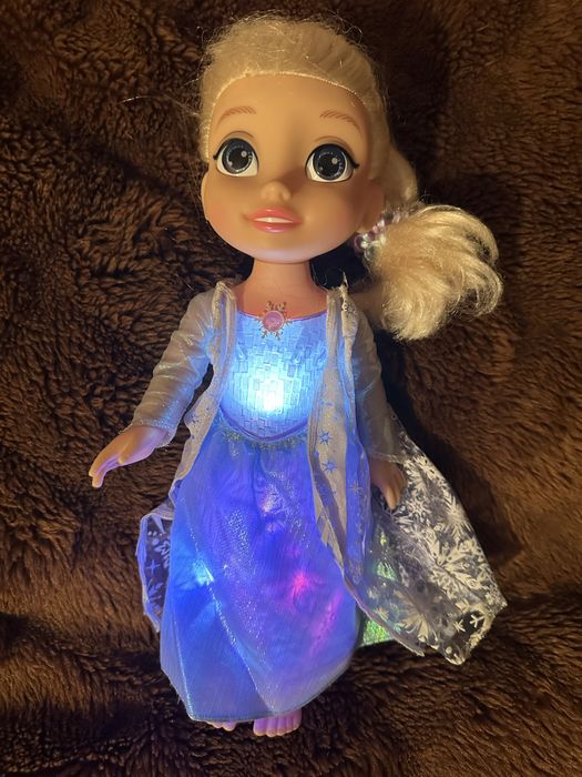 Lalka Elza śpiewajaca i świecąca DUŻA