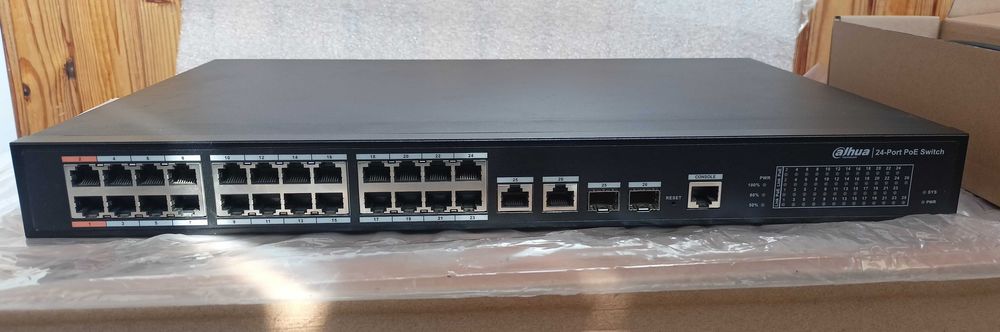 24-портовий керований PoE комутатор Dahua DH-PFS4226-24ET-240