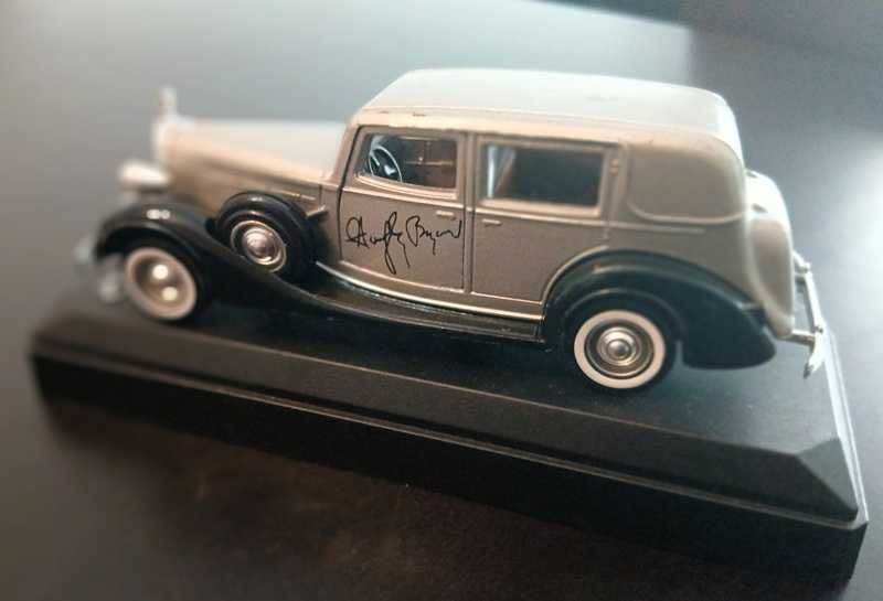 Packard Sedan 1937 Limited Edition "Humphrey Bogart" Solido
