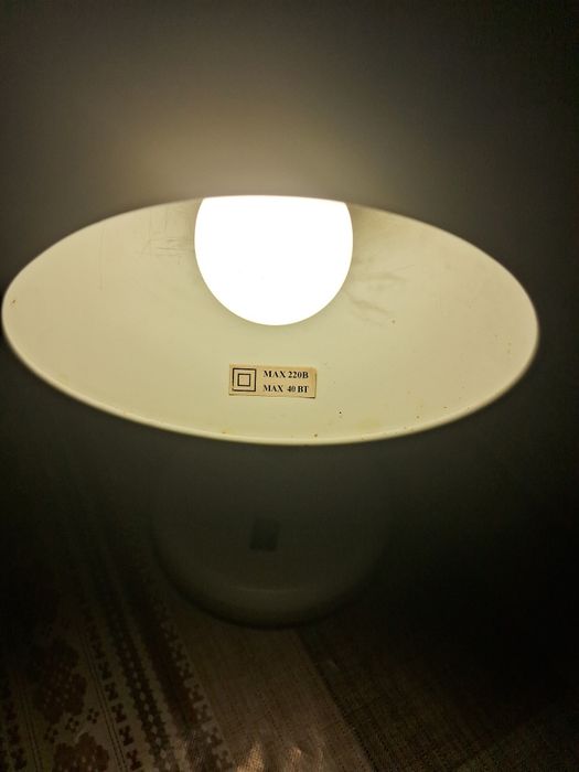 Настольная лампа б/у