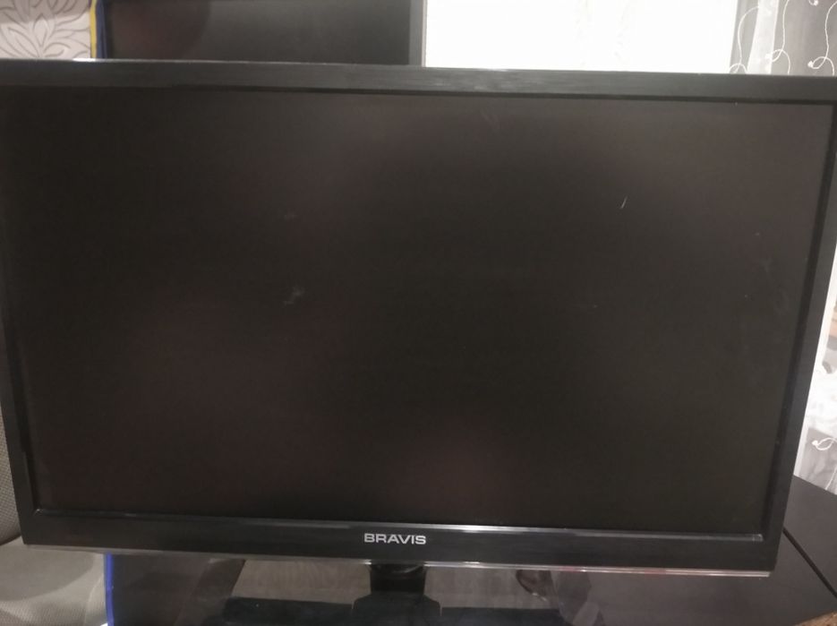 Телевізор Bravis 32 дюйми