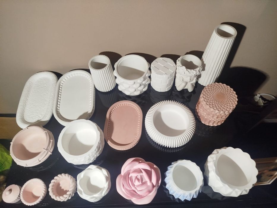 Peças de gesso prontas para velas