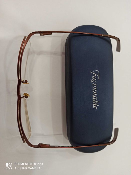 Óculos da Façonnable com estojo