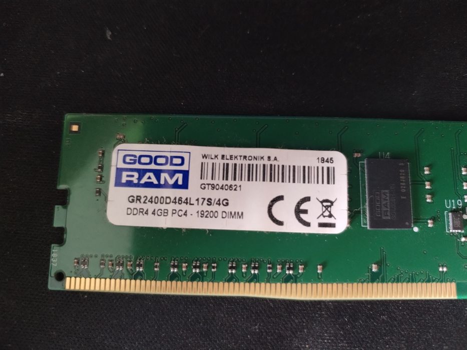 2x GoodRam DDR4 4GB 2400MHz PC4-19200 DIMM