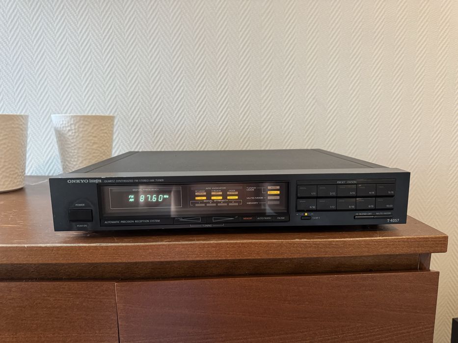 Tuner Onkyo Integra T-4057