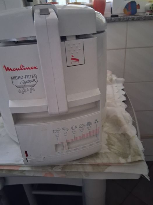 Vendo fritadeira eletrica nunca usada