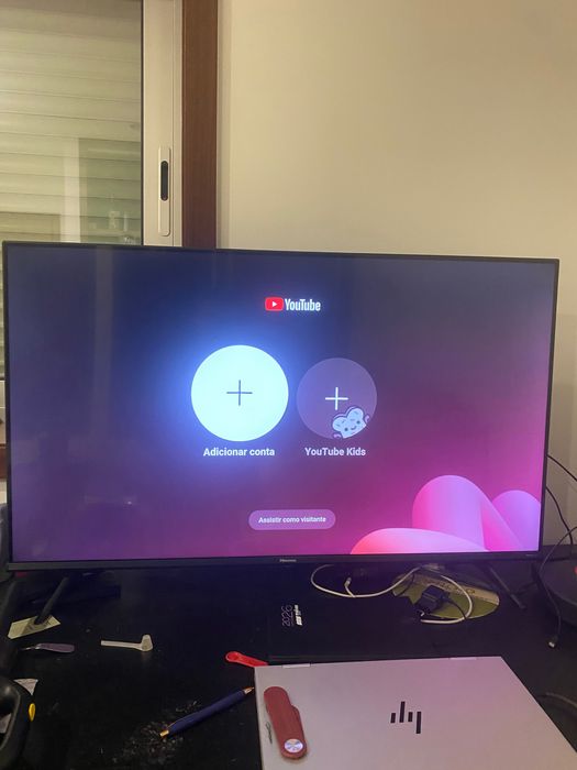 Smart TV HISENSE 40” pouco usada