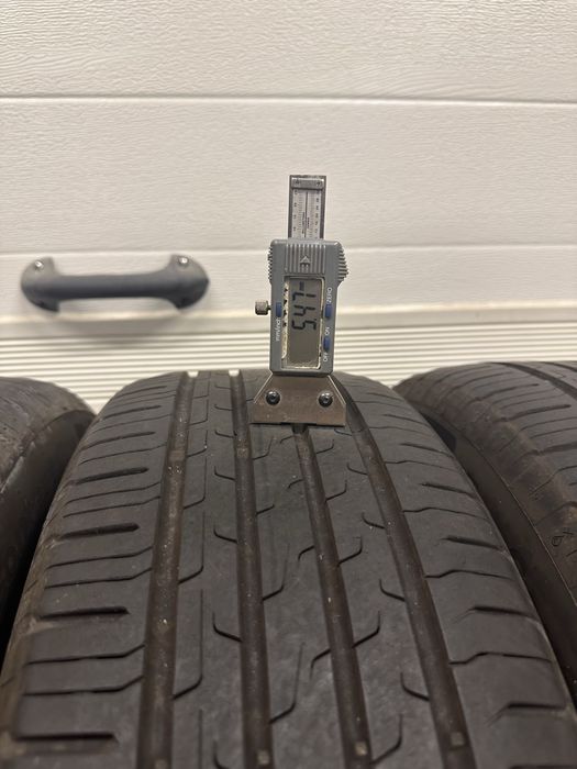 Komplet opon Continenal 205/55/17 cena za komplet wysyłka