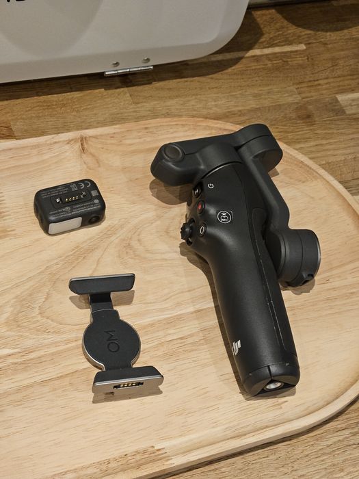 DJI osmo mobile 8 + etui | bardzo dobry stan | praktycznie nie używany | kraków