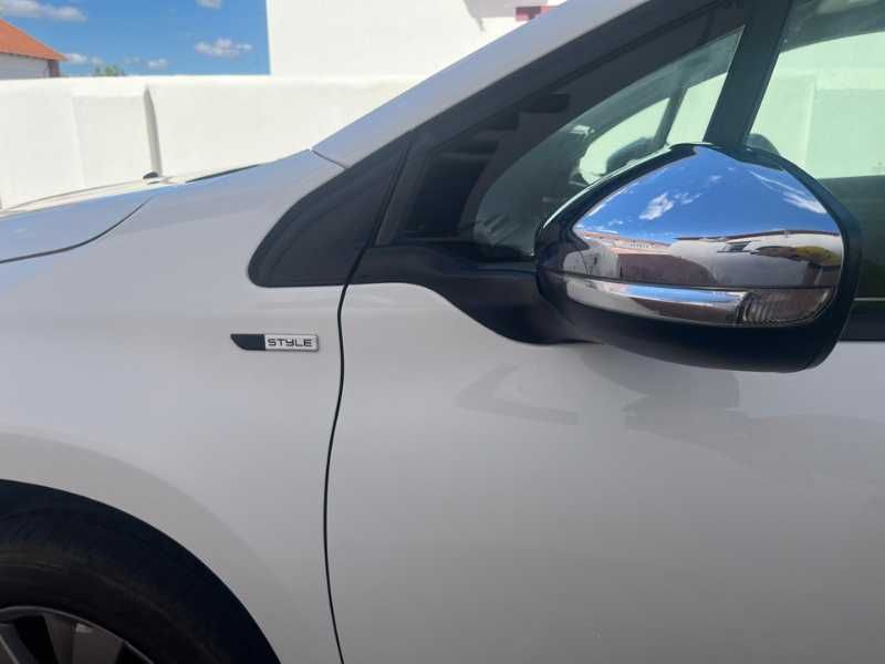 Peugeot 2008 1.2 PureTech Style