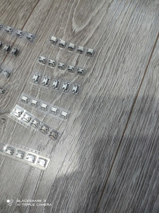 Gniazda  micro usb do wlutu duży zestaw różne