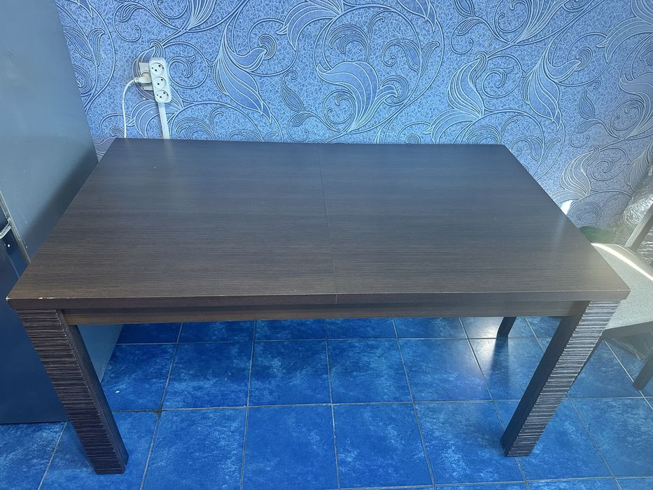 Срочно!Обеденный стол дерево Польша