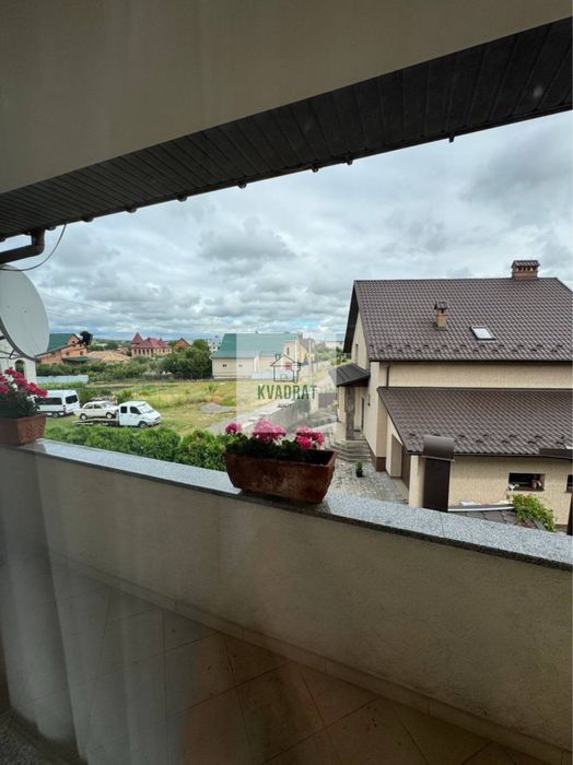 Продам стильний котедж в престижному районі міста