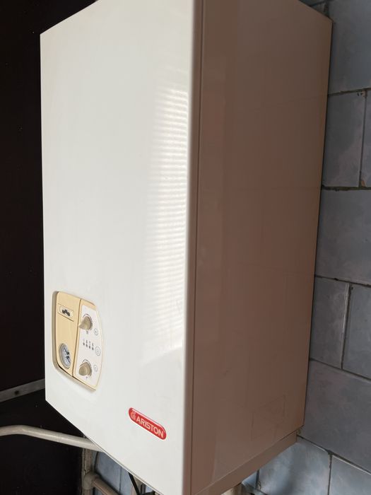 Продам котел Ariston