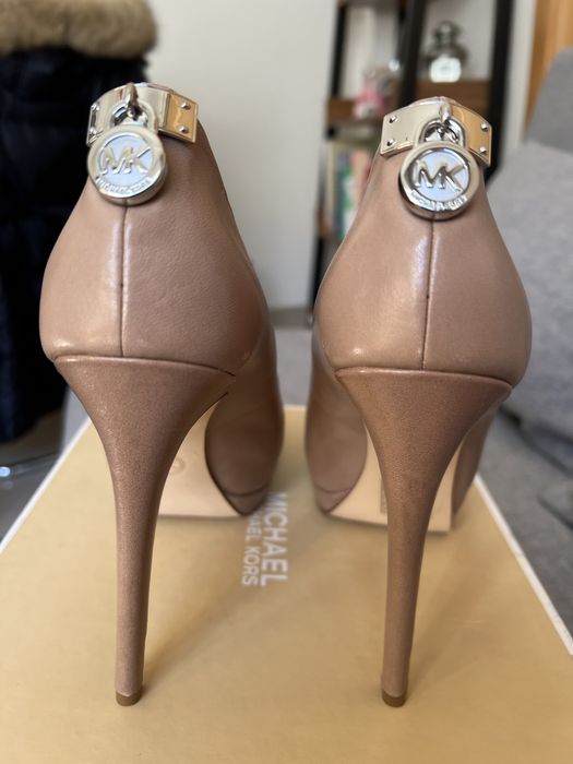 Sapatos Michael Kors usados uma vez