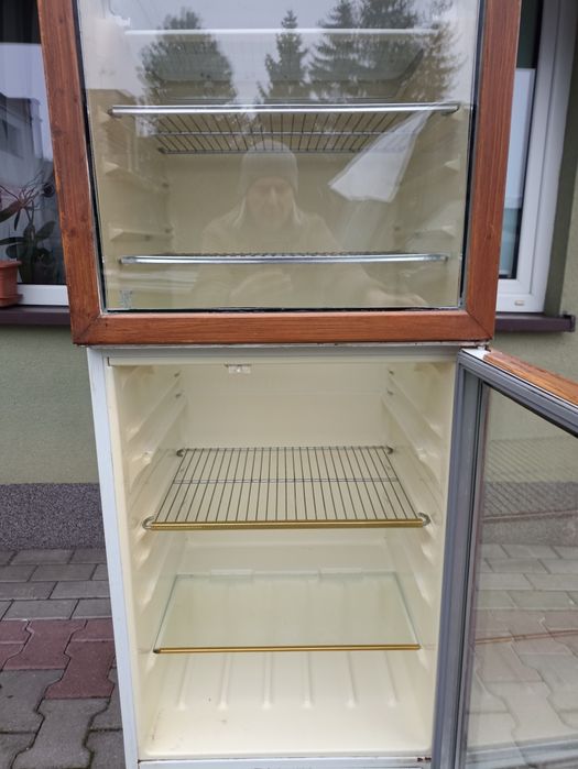 Lodówka chłodziarka 
Sprzedam lodówkę LG Elektrolux GR-642A