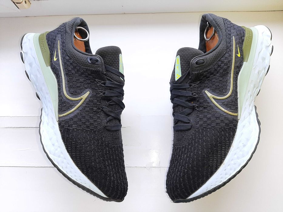 Кросівки Nike (розмір-43-27.5)